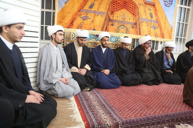 آئین عمامه گذاری طلاب در جشن میلاد امیرالمومنین(ع) در حسینیه دفتر آیت الله فاضل لنکرانی