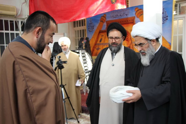 آئین عمامه گذاری جمعی از طلاب مرکزفقهی ائمه اطهار(ع) کابل در حسینیه دفتر حضرت آیت الله فاضل لنکرانی