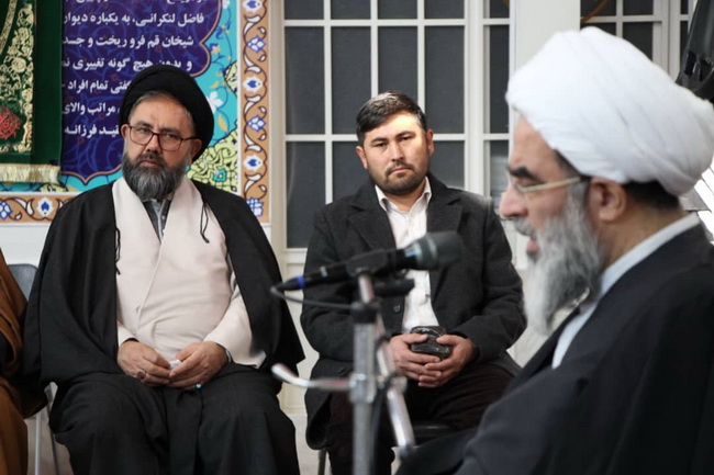 آئین عمامه گذاری جمعی از طلاب مرکزفقهی ائمه اطهار(ع) کابل در حسینیه دفتر حضرت آیت الله فاضل لنکرانی