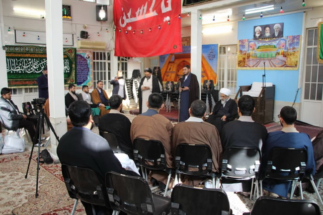 آئین عمامه گذاری جمعی از طلاب مرکزفقهی ائمه اطهار(ع) کابل در حسینیه دفتر حضرت آیت الله فاضل لنکرانی