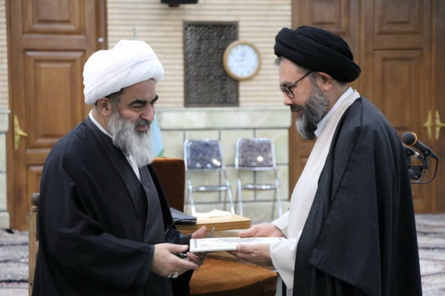 آئین تجلیل از حجت‌الاسلام والمسلمین سید عباس مظفری مرتضوی مدیر مجموعه مرکز فقهی ائمه اطهار(ع) افغانستان در قم