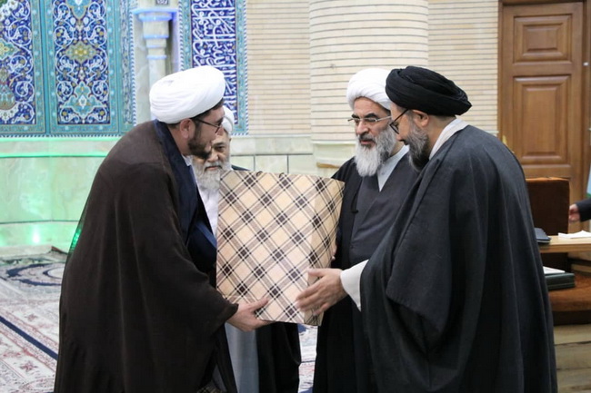 آئین تجلیل از حجت‌الاسلام والمسلمین سید عباس مظفری مرتضوی مدیر مجموعه مرکز فقهی ائمه اطهار(ع) افغانستان در قم