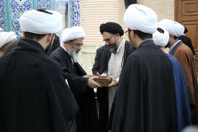 آئین تجلیل از حجت‌الاسلام والمسلمین سید عباس مظفری مرتضوی مدیر مجموعه مرکز فقهی ائمه اطهار(ع) افغانستان در قم