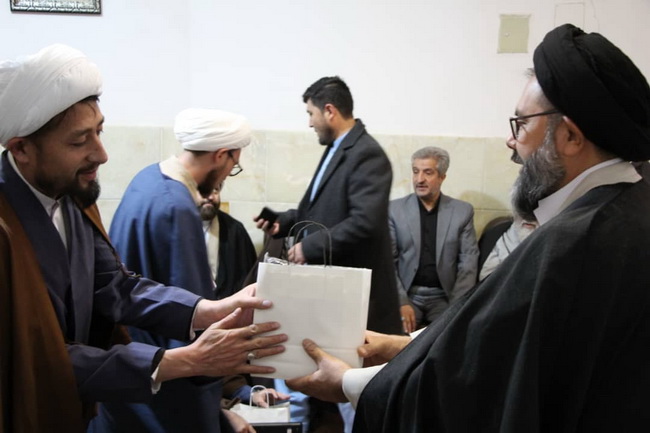 آئین تجلیل از حجت‌الاسلام والمسلمین سید عباس مظفری مرتضوی مدیر مجموعه مرکز فقهی ائمه اطهار(ع) افغانستان در قم