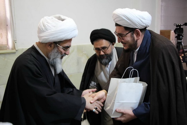 آئین تجلیل از حجت‌الاسلام والمسلمین سید عباس مظفری مرتضوی مدیر مجموعه مرکز فقهی ائمه اطهار(ع) افغانستان در قم