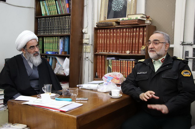 دیدار سردار میرحیدری فرمانده نیروی انتظامی استان قم وجمعی از فرماندهان این مجموعه با آیت الله فاضل لنکرانی