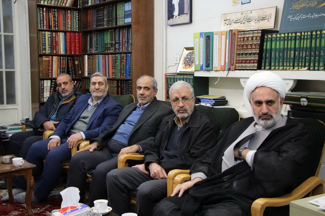 دیدار سردار میرحیدری فرمانده نیروی انتظامی استان قم وجمعی از فرماندهان این مجموعه با آیت الله فاضل لنکرانی