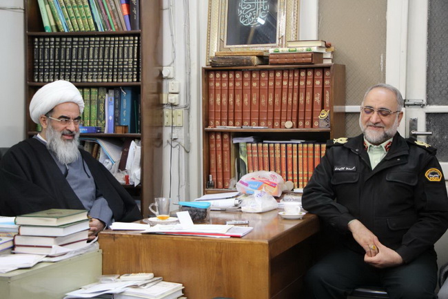 دیدار سردار میرحیدری فرمانده نیروی انتظامی استان قم وجمعی از فرماندهان این مجموعه با آیت الله فاضل لنکرانی