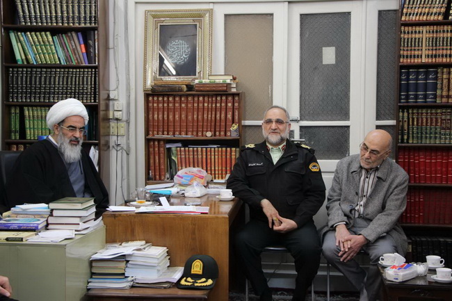 دیدار سردار میرحیدری فرمانده نیروی انتظامی استان قم وجمعی از فرماندهان این مجموعه با آیت الله فاضل لنکرانی