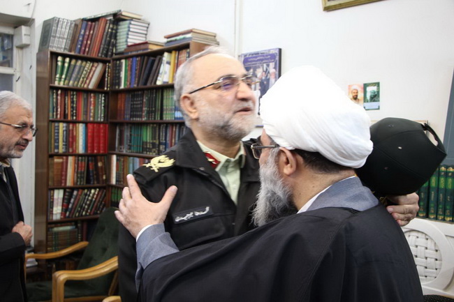 دیدار سردار میرحیدری فرمانده نیروی انتظامی استان قم وجمعی از فرماندهان این مجموعه با آیت الله فاضل لنکرانی