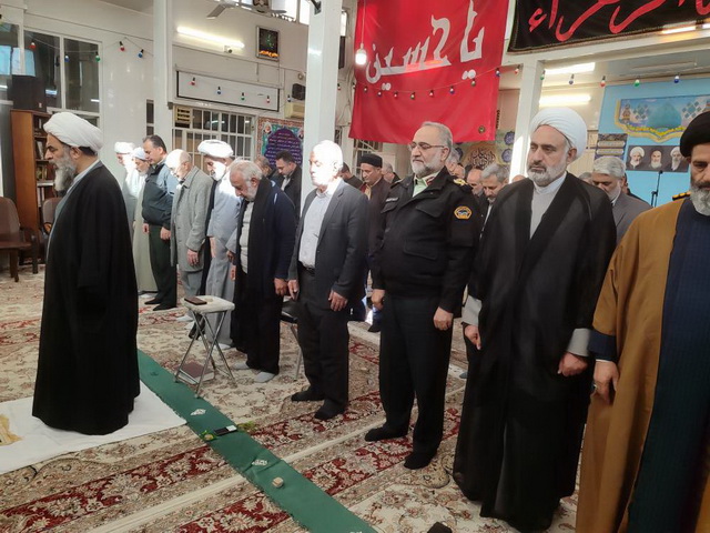 دیدار سردار میرحیدری فرمانده نیروی انتظامی استان قم وجمعی از فرماندهان این مجموعه با آیت الله فاضل لنکرانی