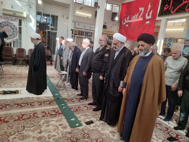دیدار سردار میرحیدری فرمانده نیروی انتظامی استان قم وجمعی از فرماندهان این مجموعه با آیت الله فاضل لنکرانی