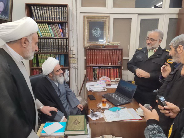 دیدار سردار میرحیدری فرمانده نیروی انتظامی استان قم وجمعی از فرماندهان این مجموعه با آیت الله فاضل لنکرانی