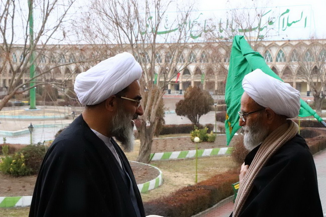 دیدار اساتید و طلاب حوزه علمیه حضرت ولی عصر(ع) شهرستان بناب و خانواده آنان