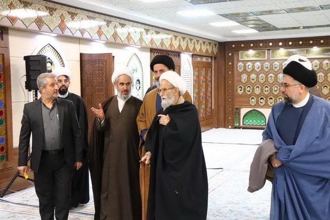 دیدار اساتید و طلاب حوزه علمیه حضرت ولی عصر(ع) شهرستان بناب و خانواده آنان