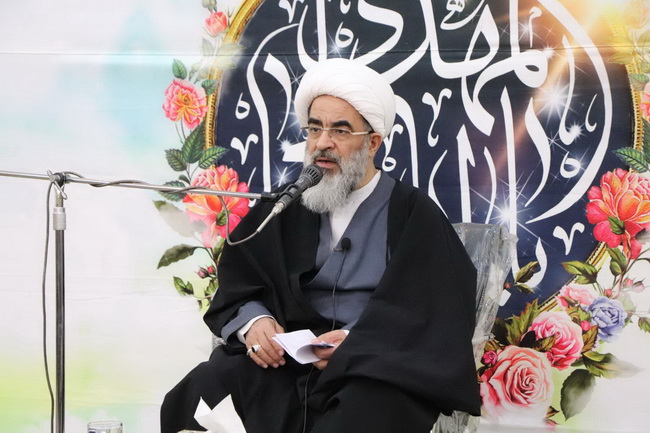 دیدار اساتید و طلاب حوزه علمیه حضرت ولی عصر(ع) شهرستان بناب و خانواده آنان