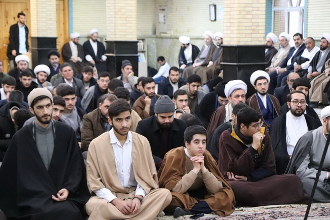 دیدار اساتید و طلاب حوزه علمیه حضرت ولی عصر(ع) شهرستان بناب و خانواده آنان