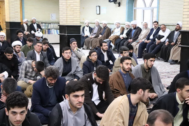 دیدار اساتید و طلاب حوزه علمیه حضرت ولی عصر(ع) شهرستان بناب و خانواده آنان