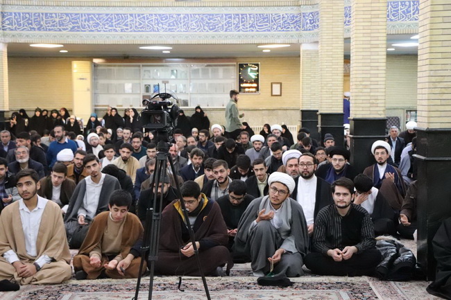 دیدار اساتید و طلاب حوزه علمیه حضرت ولی عصر(ع) شهرستان بناب و خانواده آنان