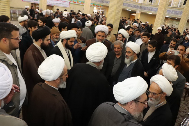 دیدار اساتید و طلاب حوزه علمیه حضرت ولی عصر(ع) شهرستان بناب و خانواده آنان