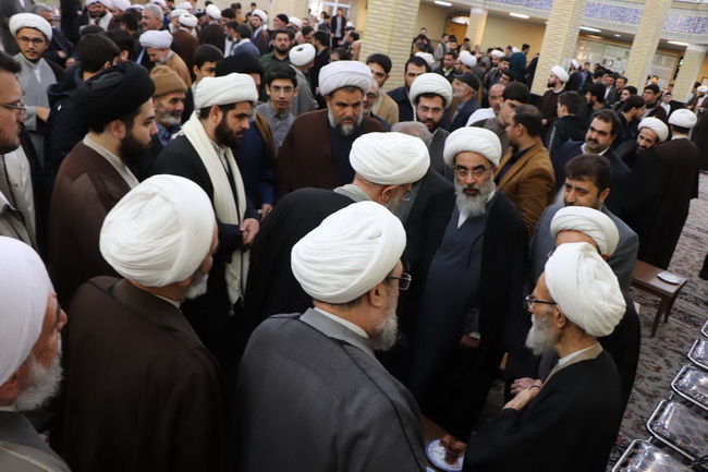 دیدار اساتید و طلاب حوزه علمیه حضرت ولی عصر(ع) شهرستان بناب و خانواده آنان