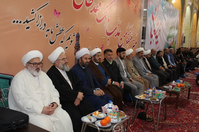 جشن نیمه شعبان و دهه فجر و آئین عمامه گذاری ۲۳ نفر از طلاب حوزه علمیه بناب