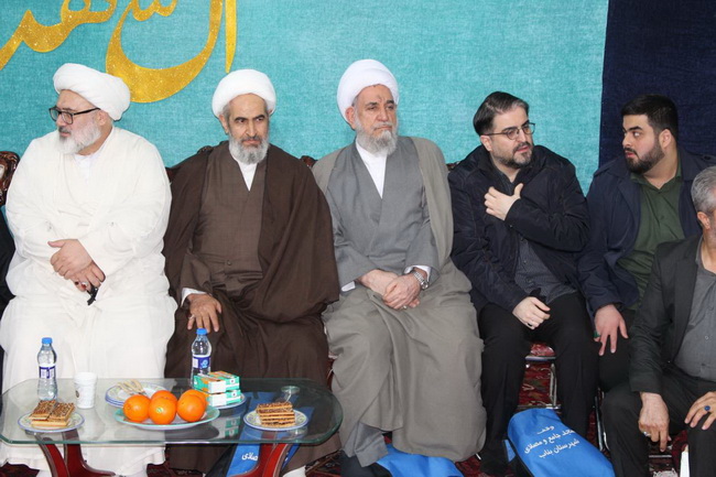 جشن نیمه شعبان و دهه فجر و آئین عمامه گذاری ۲۳ نفر از طلاب حوزه علمیه بناب