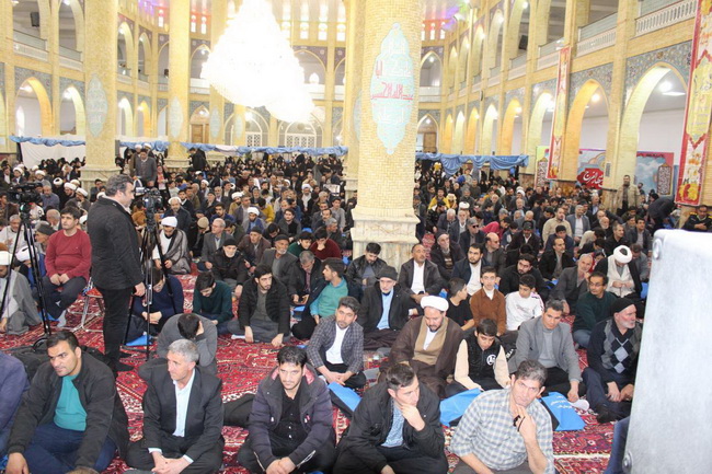 جشن نیمه شعبان و دهه فجر و آئین عمامه گذاری ۲۳ نفر از طلاب حوزه علمیه بناب