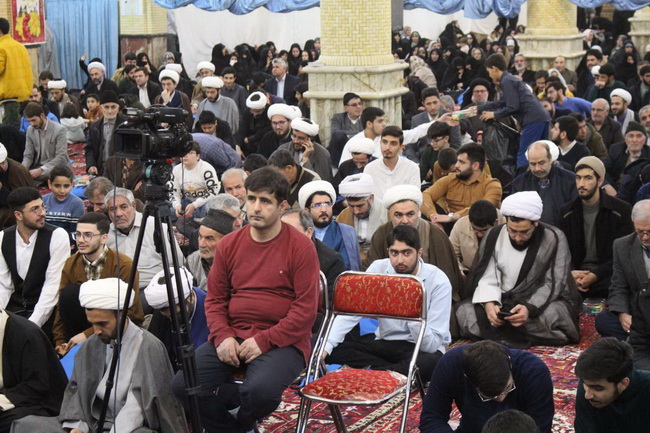 جشن نیمه شعبان و دهه فجر و آئین عمامه گذاری ۲۳ نفر از طلاب حوزه علمیه بناب