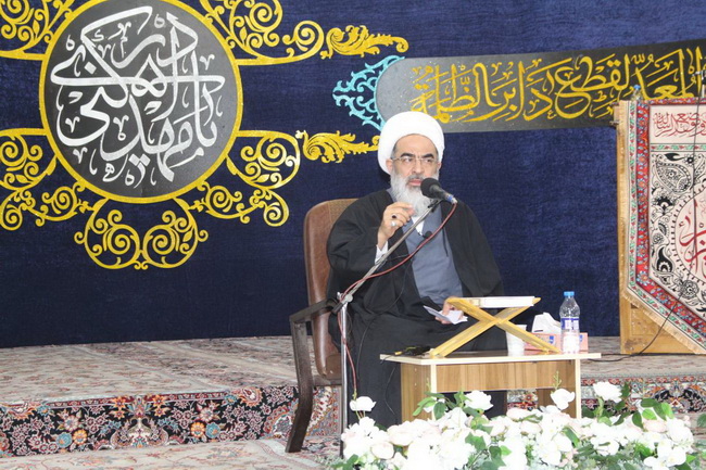 جشن نیمه شعبان و دهه فجر و آئین عمامه گذاری ۲۳ نفر از طلاب حوزه علمیه بناب