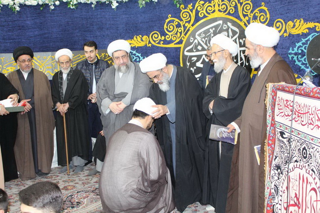 جشن نیمه شعبان و دهه فجر و آئین عمامه گذاری ۲۳ نفر از طلاب حوزه علمیه بناب