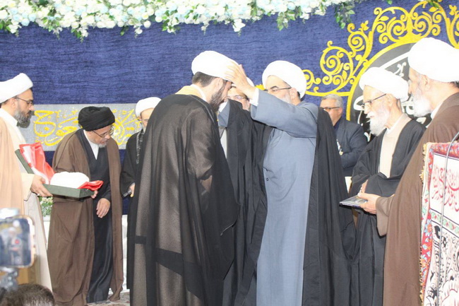 جشن نیمه شعبان و دهه فجر و آئین عمامه گذاری ۲۳ نفر از طلاب حوزه علمیه بناب