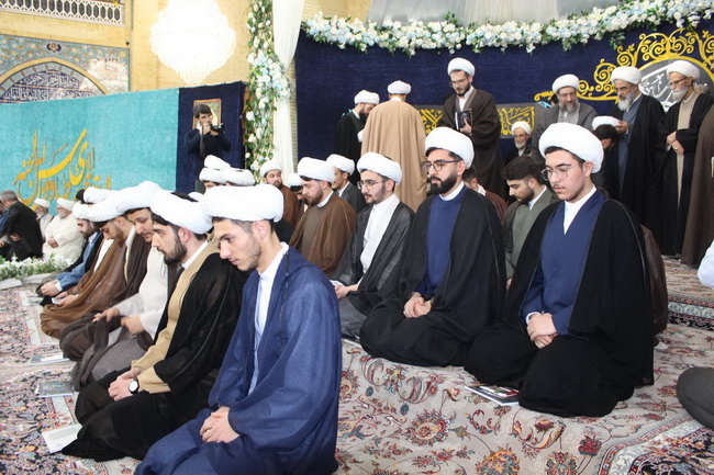جشن نیمه شعبان و دهه فجر و آئین عمامه گذاری ۲۳ نفر از طلاب حوزه علمیه بناب