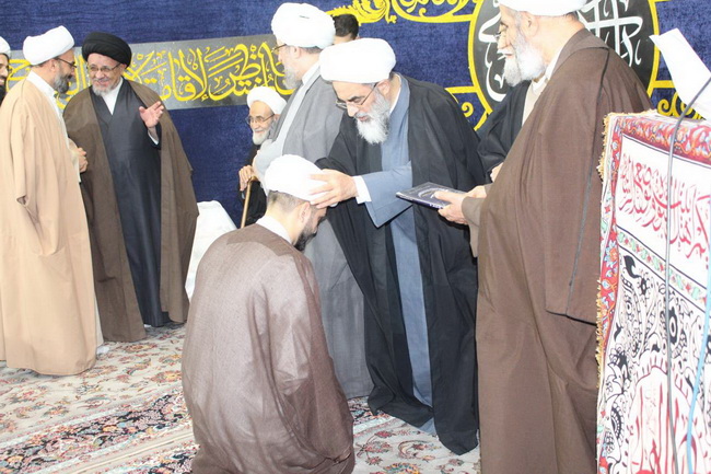 جشن نیمه شعبان و دهه فجر و آئین عمامه گذاری ۲۳ نفر از طلاب حوزه علمیه بناب