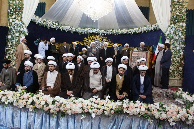 جشن نیمه شعبان و دهه فجر و آئین عمامه گذاری ۲۳ نفر از طلاب حوزه علمیه بناب