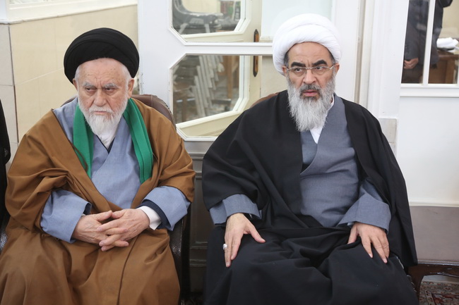مراسم جشن مبعث و عمامه گذاری جمعی از طلاب