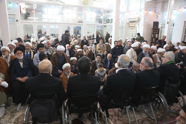 مراسم جشن مبعث و عمامه گذاری جمعی از طلاب