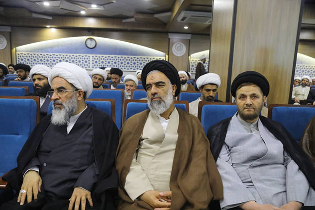 تجلیل از اساتید مجتمع آموزشی پژوهشی ائمه اطهار(ع)