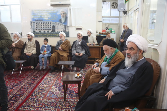 مراسم جشن مبعث و عمامه گذاری جمعی از طلاب