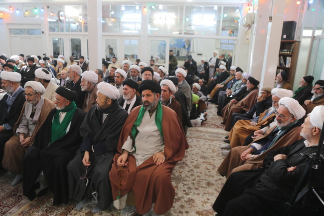 مراسم جشن مبعث و عمامه گذاری جمعی از طلاب