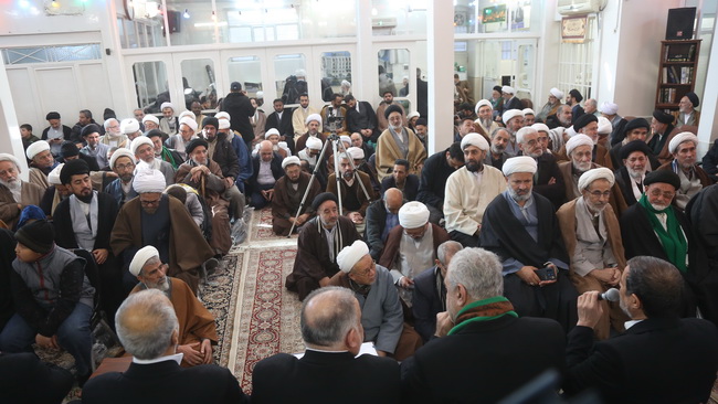 مراسم جشن مبعث و عمامه گذاری جمعی از طلاب
