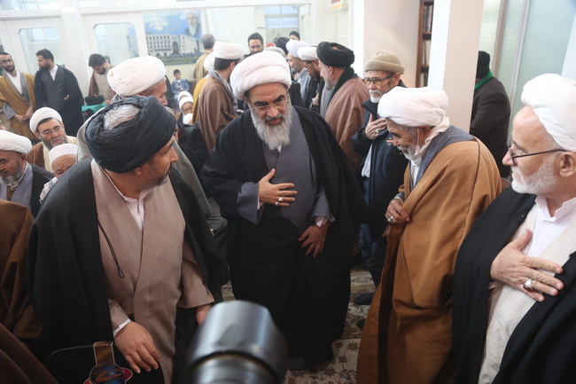مراسم جشن مبعث و عمامه گذاری جمعی از طلاب