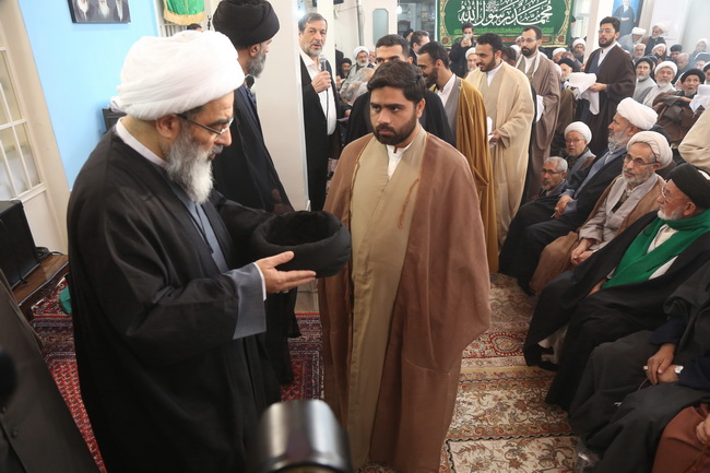 مراسم جشن مبعث و عمامه گذاری جمعی از طلاب
