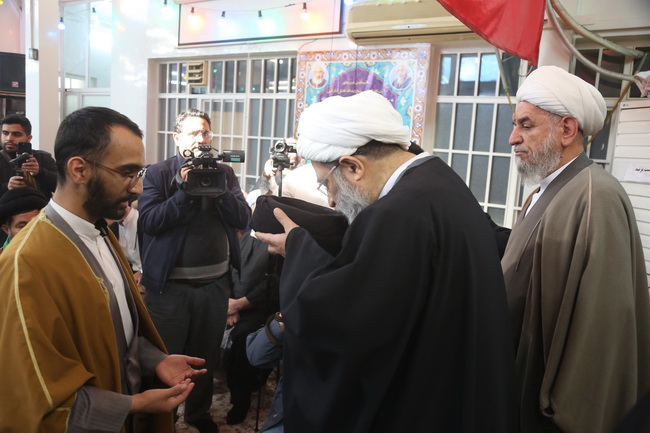 مراسم جشن مبعث و عمامه گذاری جمعی از طلاب