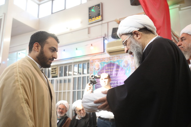 مراسم جشن مبعث و عمامه گذاری جمعی از طلاب