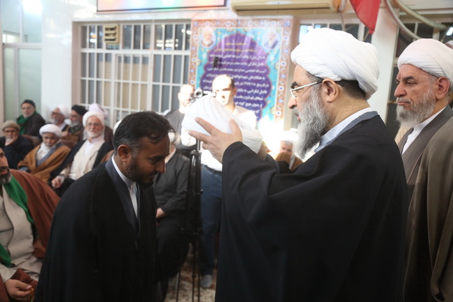 مراسم جشن مبعث و عمامه گذاری جمعی از طلاب