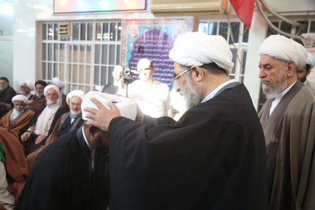 مراسم جشن مبعث و عمامه گذاری جمعی از طلاب