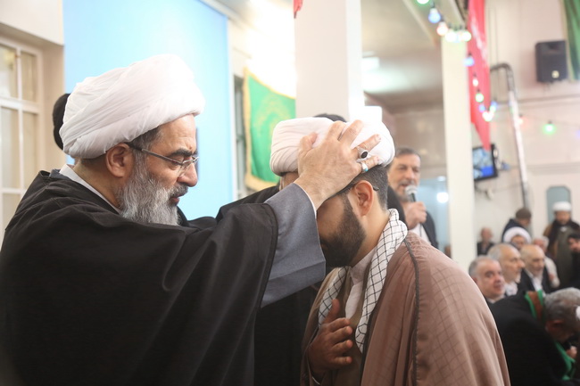 مراسم جشن مبعث و عمامه گذاری جمعی از طلاب
