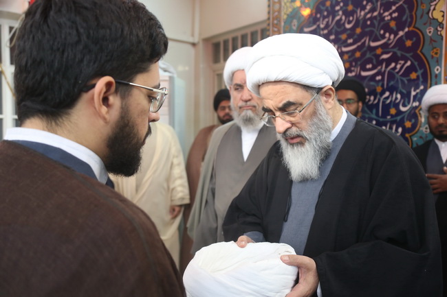 مراسم جشن مبعث و عمامه گذاری جمعی از طلاب