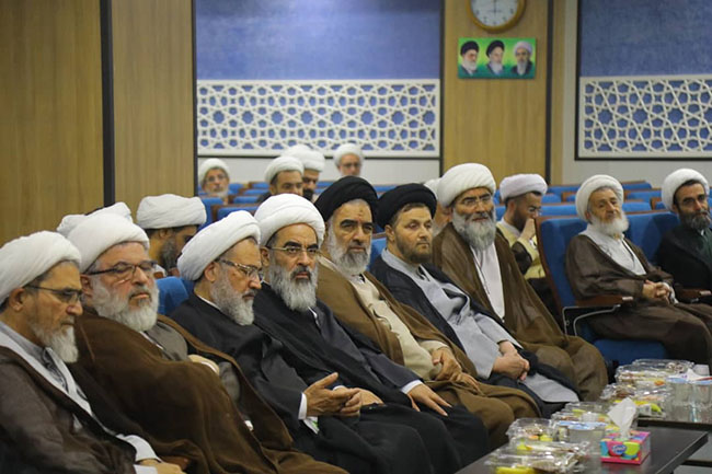 تجلیل از اساتید مجتمع آموزشی پژوهشی ائمه اطهار(ع)